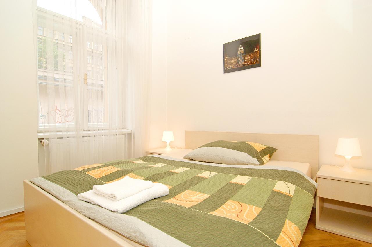 Residence Kostnicke Square Prag Dış mekan fotoğraf