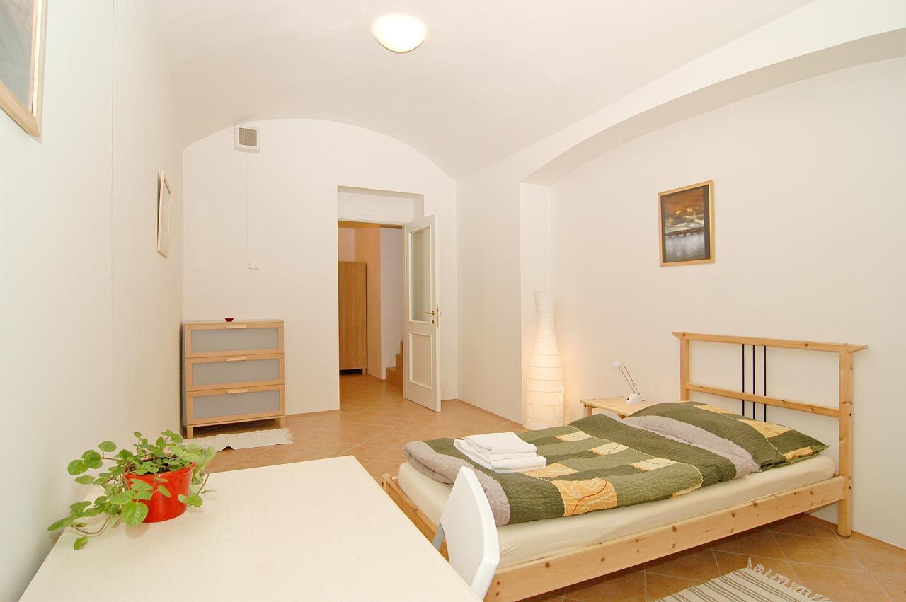 Residence Kostnicke Square Prag Dış mekan fotoğraf