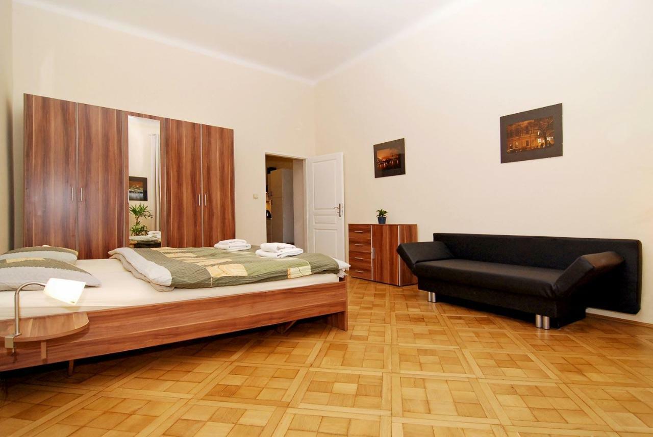 Residence Kostnicke Square Prag Dış mekan fotoğraf